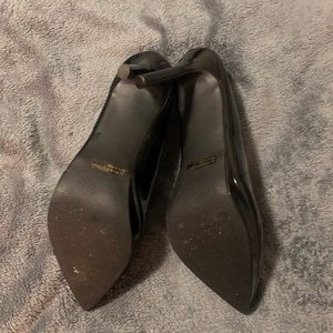 Report Patent leather Black heels